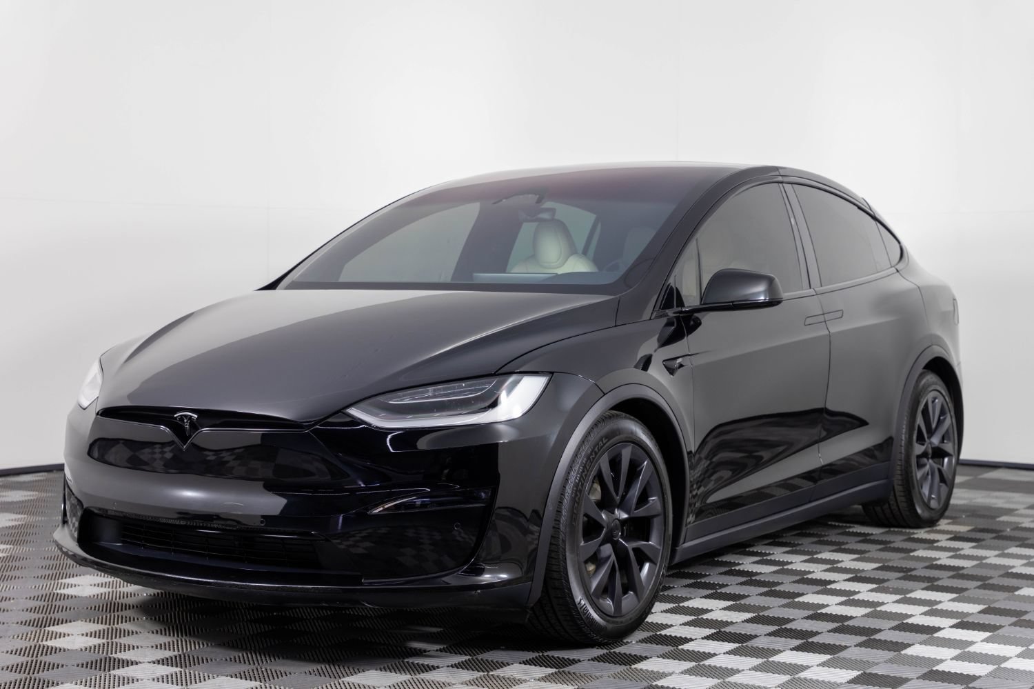 Used 2023 Tesla Model X Plaid AWD/4WD image 2