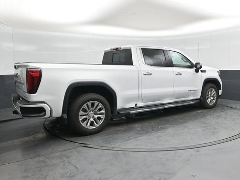 Used 2023 GMC Sierra 1500 Denali w/ Technology Package AWD/4WD image 3