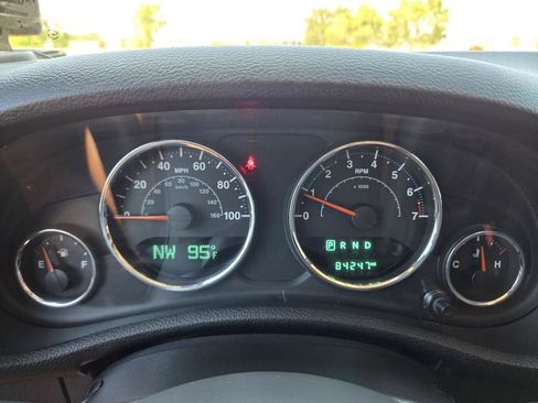 Used 2015 Jeep Wrangler Unlimited Sport w/ Connectivity Group AWD/4WD image 13