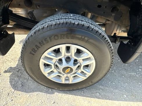 Used 2025 Chevrolet Silverado 2500 LT w/ Convenience Package AWD/4WD image 31
