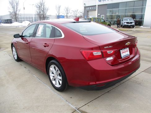 Used 2024 Chevrolet Malibu LT image 4