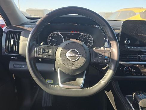 Used 2024 Nissan Pathfinder SV w/ Black Appearance Package FWD image 11