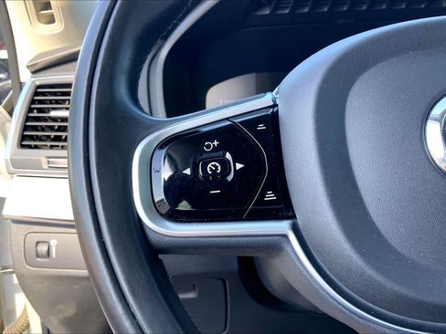 Used 2018 Volvo XC90 T5 Momentum w/ Convenience Package AWD/4WD image 24