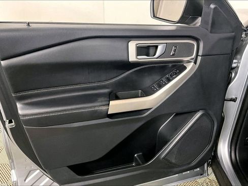 Used 2023 Ford Explorer XLT w/ Equipment Group 202A image 22