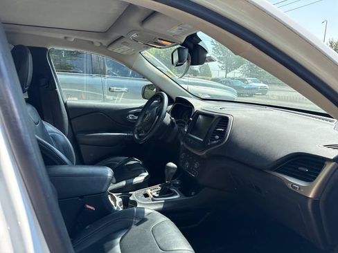 Used 2016 Jeep Cherokee Limited AWD/4WD image 9