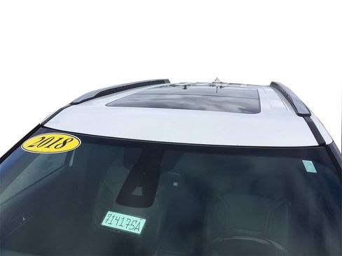 Used 2018 Ford Explorer Platinum image 12