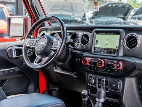 Used 2021 Jeep Wrangler Unlimited Sahara w/ Uconnect 4C Nav & Sound Group image 33