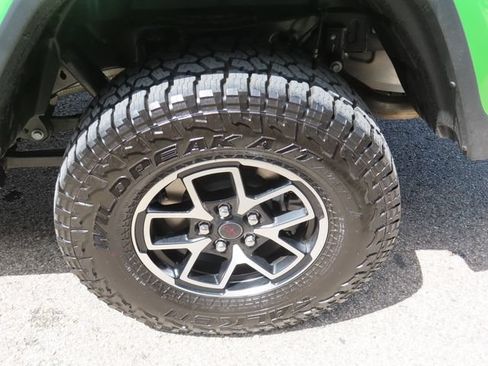Used 2025 Jeep Gladiator Rubicon AWD/4WD image 18