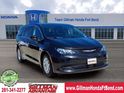 Used 2023 Chrysler Voyager LX FWD image 1