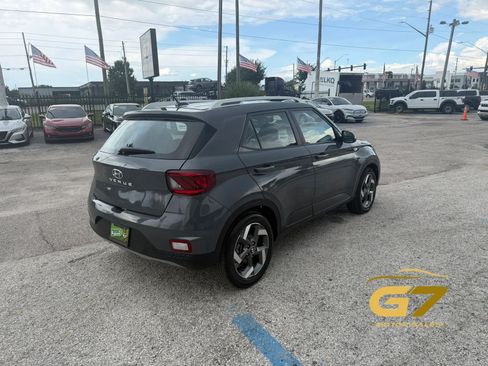 Used 2025 Hyundai Venue SEL FWD image 6