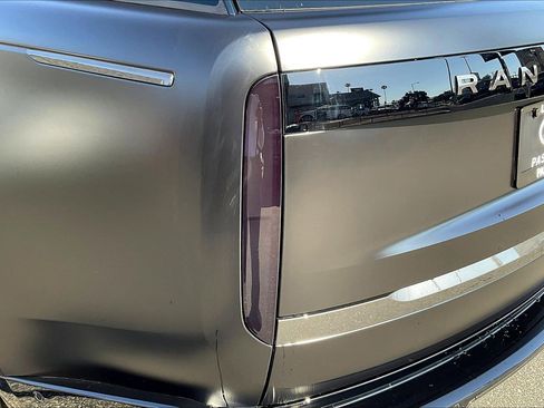 New 2026 Land Rover Range Rover SE image 6