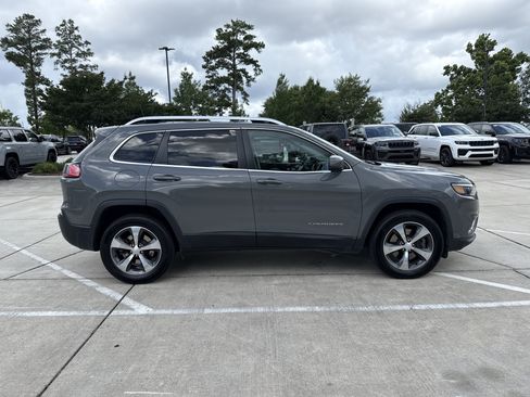 Used 2019 Jeep Cherokee Limited AWD/4WD image 10