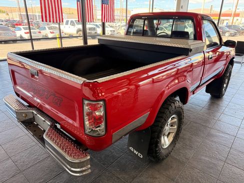Used 1992 Toyota Pickup Deluxe AWD/4WD image 2