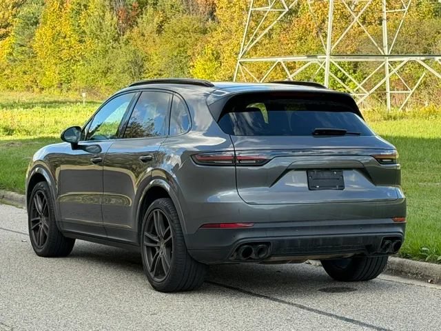 Used 2020 Porsche Cayenne AWD/4WD image 11