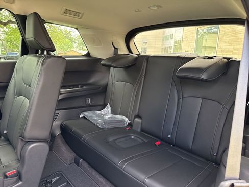 Used 2026 INFINITI QX60 Luxe w/ Family Package AWD/4WD image 33
