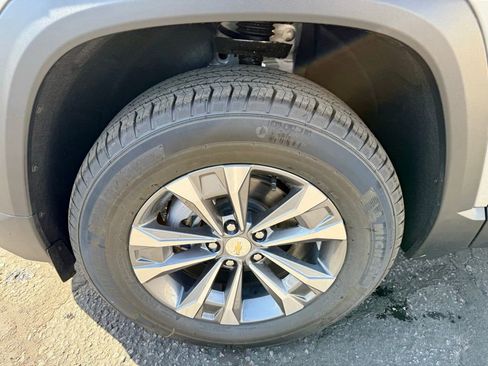 New 2026 Chevrolet Equinox LT image 14