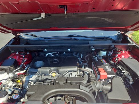 Used 2021 Toyota RAV4 XLE Premium AWD/4WD image 35