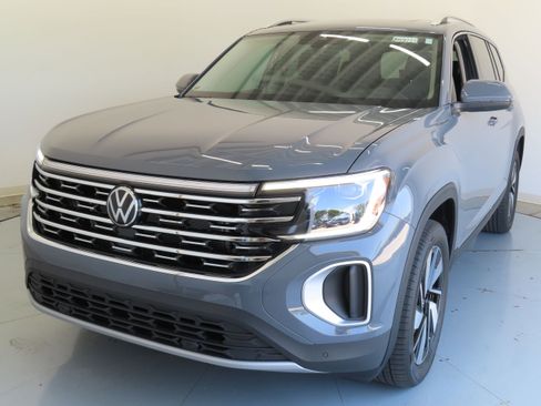 New 2025 Volkswagen Atlas SEL image 9