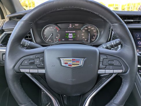 Used 2022 Cadillac XT6 Premium Luxury image 25