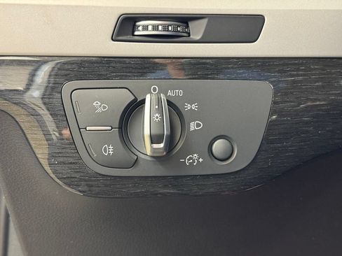 Used 2018 Audi Q7 2.0T Premium Plus AWD/4WD image 40