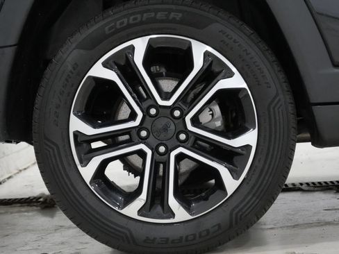 Used 2023 Jeep Compass Limited w/ Sun and Sound Group AWD/4WD image 10