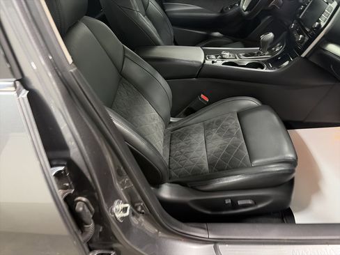 Used 2016 Nissan Maxima SR image 32