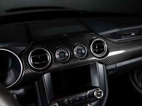 Used 2021 Ford Mustang Shelby GT500 w/ Carbon Fiber Track Pack RWD image 22