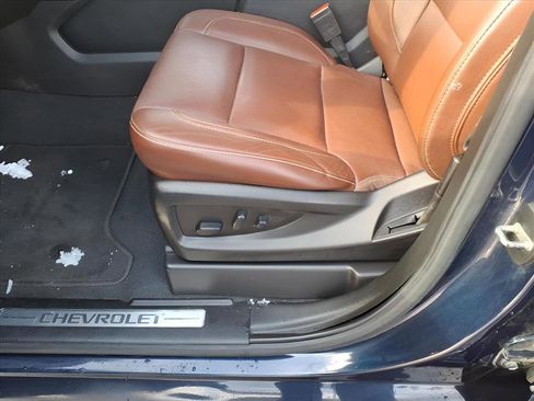 Used 2019 Chevrolet Suburban Premier w/ Premier Plus Edition image 33