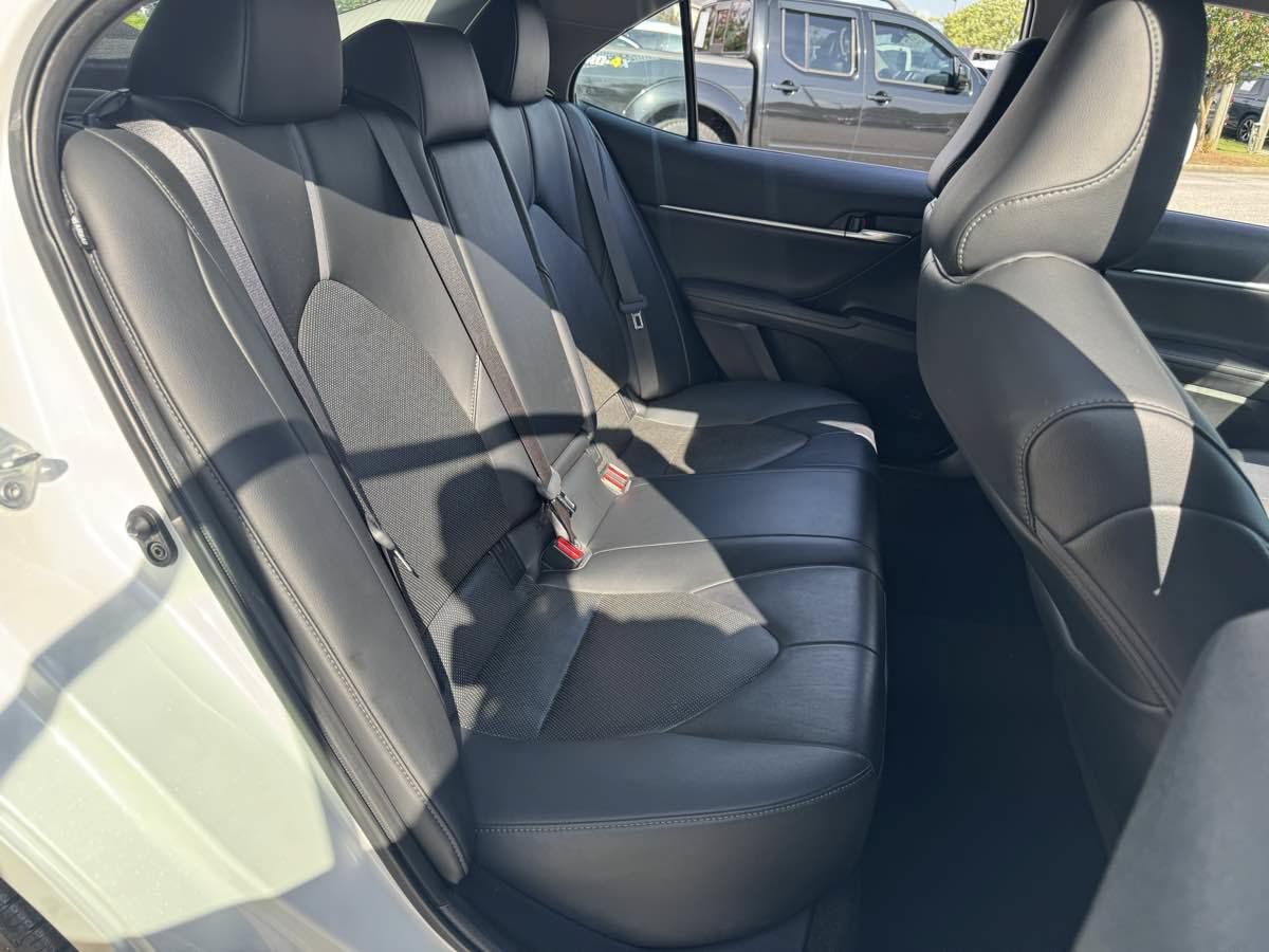 Used 2022 Toyota Camry XLE FWD image 13