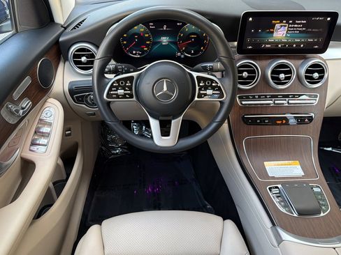 Used 2022 Mercedes-Benz GLC 300 image 13