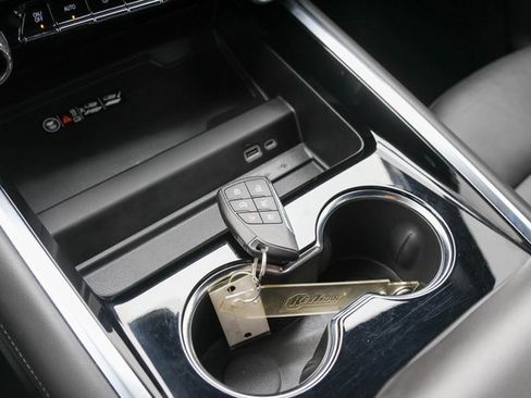 Used 2025 Chevrolet Tahoe LT image 25