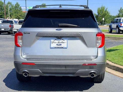Used 2023 Ford Explorer XLT w/ Equipment Group 202A RWD image 6