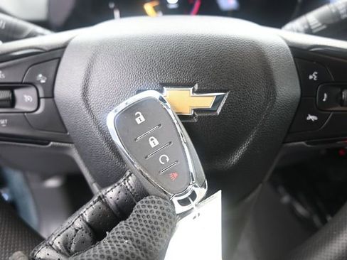 Used 2025 Chevrolet Trax LT image 33