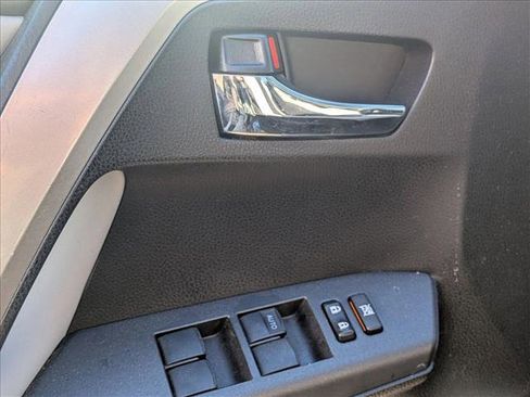 Used 2017 Toyota RAV4 XLE image 4