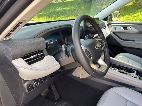 New 2026 Ford Explorer Active w/ Active Comfort Package AWD/4WD image 12