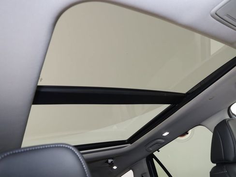 Used 2023 Honda Pilot Touring image 11