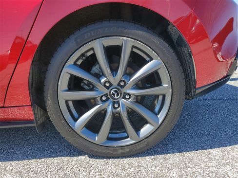 Used 2019 MAZDA MAZDA3 Hatchback w/ Preferred Package image 12