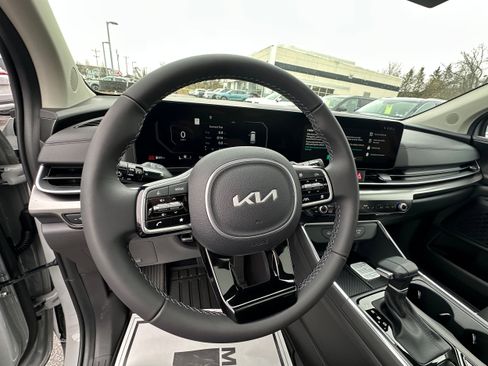 New 2026 Kia Carnival SX FWD image 32