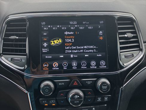 Used 2021 Jeep Grand Cherokee Limited image 9