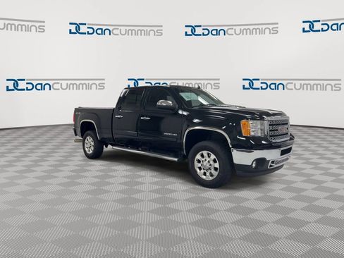 Used 2011 GMC Sierra 2500 SLT w/ Entertainment Package AWD/4WD image 2