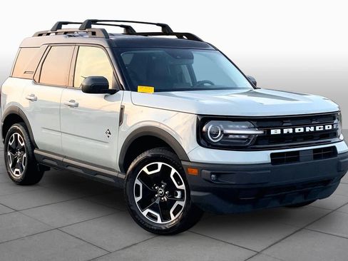 Used 2024 Ford Bronco Sport Outer Banks w/ Tech Package AWD/4WD image 3