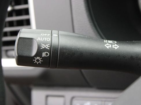 Used 2024 Nissan Frontier SV image 22