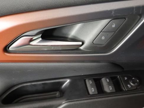 Used 2025 Chevrolet Equinox EV RS FWD image 20
