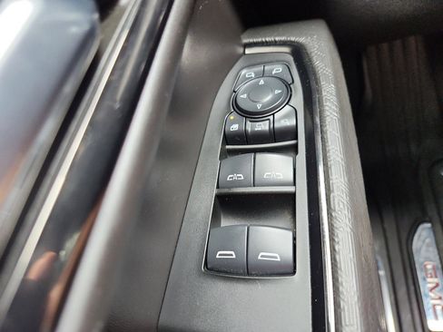 Used 2024 GMC Sierra 2500 AT4X image 27