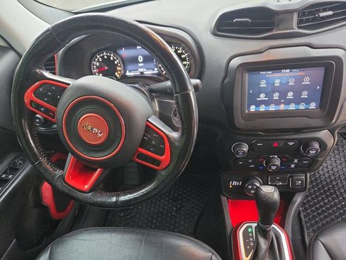 Used 2018 Jeep Renegade Trailhawk AWD/4WD image 33