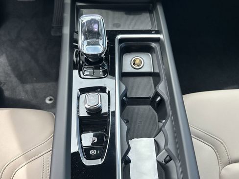 New 2026 Volvo XC60 B5 Plus w/ Protection Package Premier image 20