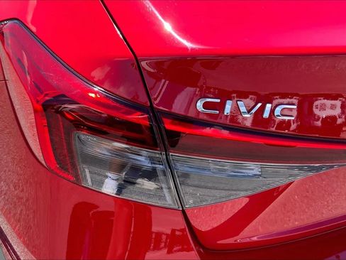 Used 2024 Honda Civic Sport image 29