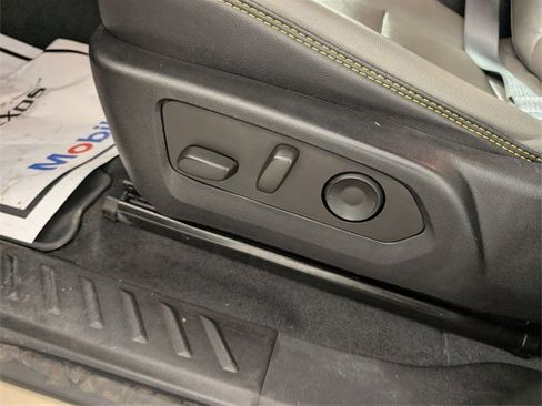 Used 2023 Chevrolet Colorado ZR2 w/ ZR2 Convenience Package III image 19