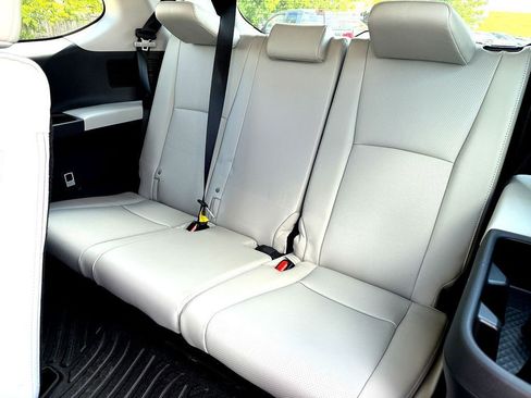 Used 2024 Toyota Grand Highlander FWD image 28