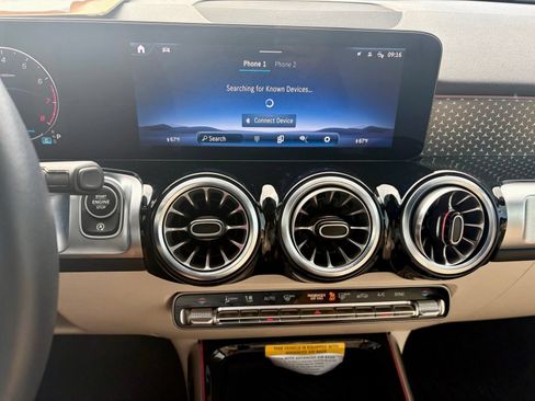 Used 2025 Mercedes-Benz GLB 250 image 18